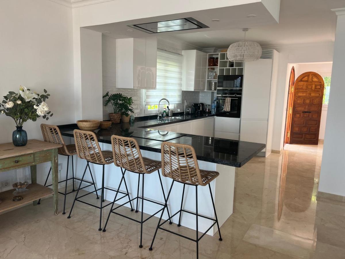 Playa Cristo Amazing Beach Terrace Appartment Estepona Exterior foto